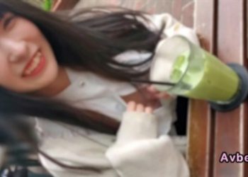 【高清素人】[3613098] 八重歯が可愛いGカップスレンダー美女。『今の給料じゃ厳しくて…』カメラに怯えながらも感じる彼女に容赦なく2度連続中出し。。