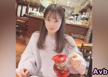 【高清素人】[3675355] 初顔出し！D◯c◯m◯ショップで働く性欲旺盛な美人ショップ店員