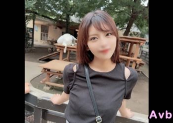 【高清素人】[3879929] 初拍・露臉！讓人愛上身材苗條美感十足的美女，不管他人眼光在天鵝船公然猥褻後口爆＆2回連續無套中出！