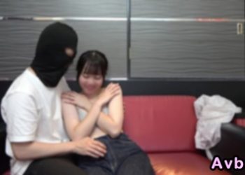 【高清素人】[3891699] 18歲純粹無垢不擅長談戀愛害羞妹子。約會後無套插入無許可大量中出。