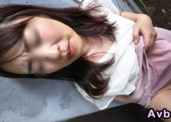 【高清素人】[4011236] 鄰居美熟女、被帶到房東處敷地内青姦不倫性愛！野外大膽中出大興奮ｗ