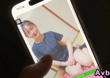 【高清素人】[4041578] 男士按摩 施術中偷偷對勃起肉棒用臀部碰觸到射精