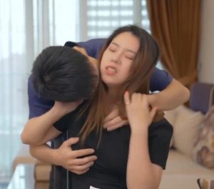 【華語AV-片商】幫我補習的熟女表姐被我硬上了