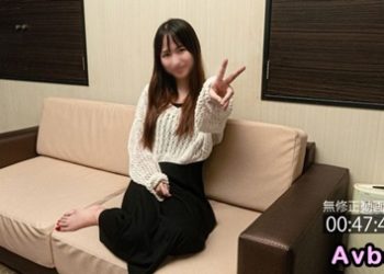 【高清素人】[4200059] 【美女・淫鮑】顯示出一點困難氣氛的美女。着衣作愛無套中出＋口內射精。