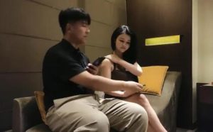 【華語AV-素人】迷人的小姐姐 還是天然巨乳 超值！(嫖妓偷拍)