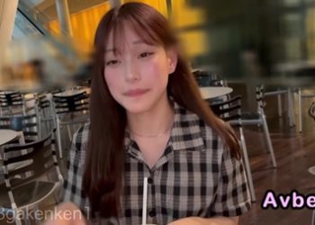 【高清素人】[4480667] 【初・露臉】迪〇尼公主級臉蛋的18歳專科生。端莊有品的最頂可愛。超害羞的經驗淺未處理小穴2度大量中出