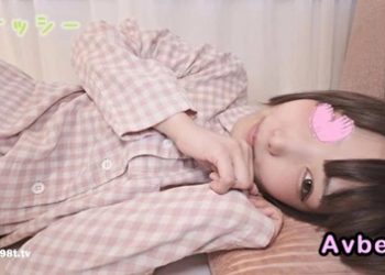 【高清素人】[4501794] 【パジャマ★モナシ】パジャマdeおじゃま♥️メンヘラ、ブリッコみつはちゃん（20）♥️色白で形がキレイな美乳♥️大人し目だけどアニメ声でアンアンしちゃう♥️最後はバックで中出し♥️