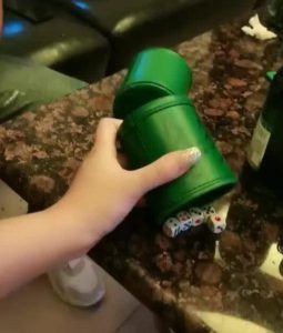 【華語AV-素人】ktv包廂搖骰子輸的男女就得吃雞舔穴 忍不住開幹