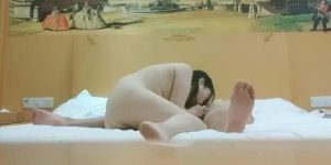 【華語AV-素人】上門按摩的小姐 先辦正事(嫖妓偷拍)