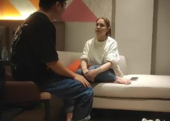 【華語AV-素人】阿姨技術好又溫柔 完事還送按摩(嫖妓偷拍)