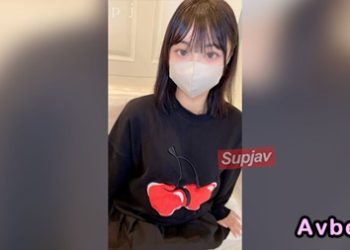 【高清素人】[4591932] アイドル顔パッチリ目ちゃん 困り果てお●もらえるよ。言われるがまま脱がされて…