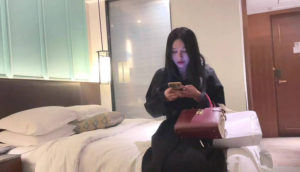 【華語AV-素人】美甲店上班的小姐姐(嫖妓偷拍)