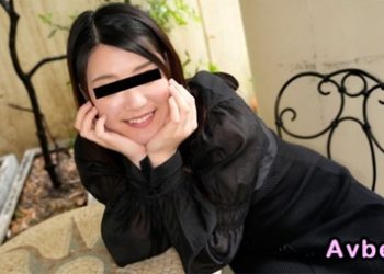 【高清素人】[032925_01] むっちりちっぱい美女がリップでご奉仕！