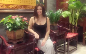 【華語AV-素人】大戰墨西哥25歲極品大奶正妹(嫖妓偷拍)