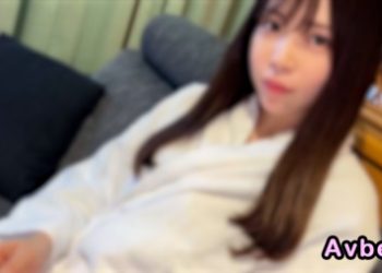 私密內容: 【高清素人】[4689230] 【ぱ顔出し】超SSS級の爆美女ちゃんとのプライベート特濃中出しセックス。顔だけで抜けるほど可愛いのに、神スタイルで腰が止まりません。この顔が可愛い*は中々出てこないでしょう