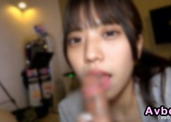 【高清素人】[4713690] 童顔がヤバい！チョ～お目目クリクリの可愛すぎるお顔に大量顔射でベトベト！ウブな見た目に反してエッチな事は大好き！顔射と中だし⤴️