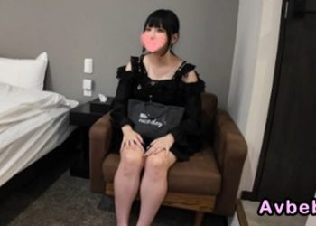 【高清素人】身材纖細的黑髮按摩女孩。無法抗拒性感氛圍的她 純粹的中出