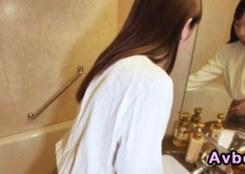 【高清素人】在大型飯店工作的 23 歲美胸女服務生 把她叫到我的房間 用力在她體內射精！