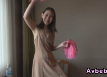 【高清素人】前寶塚成員和XX地區XX國舞者共同演繹的情色世界 願望是用連續中出讓她懷孕