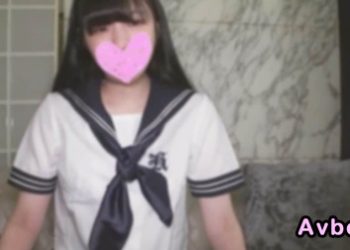 【高清素人】18歲 文靜卻色欲 真正的制服性感美人 純天然中出！ ！