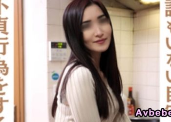 【高清素人】身材絕佳的美人妻在廚房裡被插入 這是她從來沒有和丈夫做過的事 呻吟聲在整個房子裡迴盪