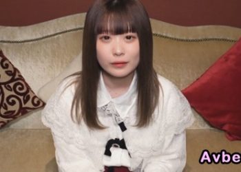 【高清素人】【傳說女孩】綾醬。黏糊糊的性慾服務 被硬梆梆的老男人肉棒猛戳然後爆發。溫柔完美的粉嫩小穴巨量中出