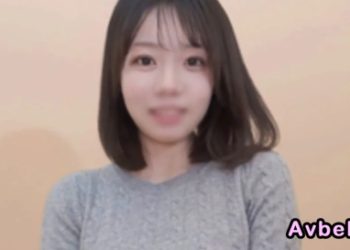 【高清素人】皮膚白皙、身材火辣的牙科助理。「什麼都喜歡……」美麗光滑的小穴被巨大的肉棒徹底征服 粉嫩的乳頭挺立著。被從後面狠狠地撞擊 顫抖不已 滾燙的精液灌入她體內深處。