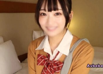 【高清素人】元偶像研究生(18)：制服著衣生插、極窄陰道壓迫、失控連續中出！