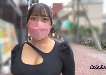 【高清素人】運動教練兼「波濤洶湧」爆乳直播主（21 歲）。以異次元等級的乳交讓陽具徹底大爆發 ⇒ 兩次體內射精 ＆ 顏射收尾