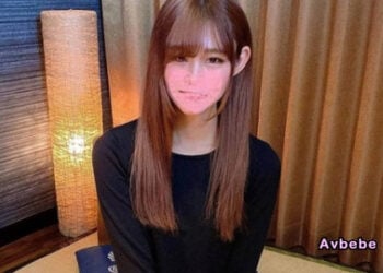 【高清素人】曾登上 RIZIN 舞台、身材絕佳且身價不菲的舉牌女郎，在華麗光環下，展現了無人知曉的真實面貌。藝人首次揭露的私密時光。第一次拍攝性愛影像，在人生中首次承受大量內射，確定懷孕。