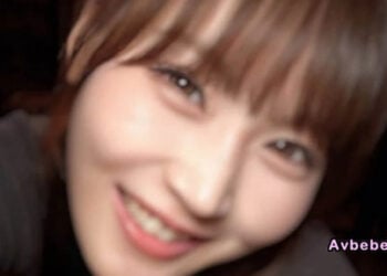 【高清素人】外表是女子主播系的清純派白皙美女！內在卻是色情化身。吞精、內射